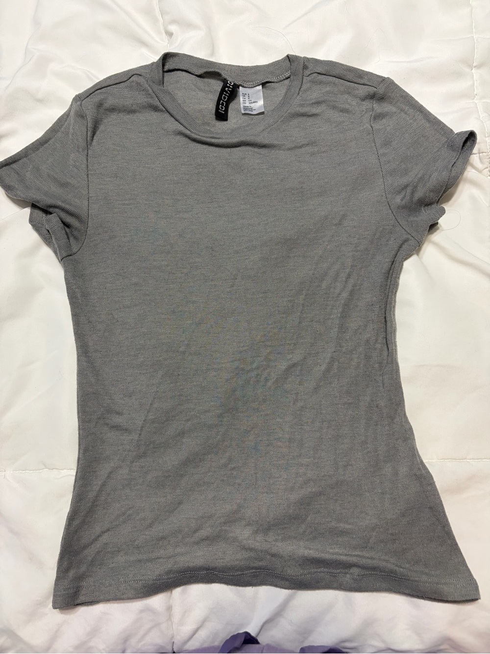 H&M Gray Short Sleeve Crewneck Tee
